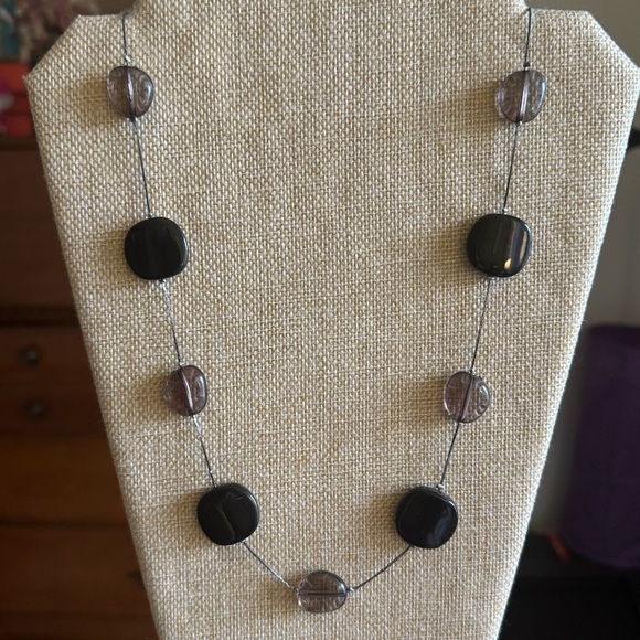 ⚜️3 for $30⚜️ Vintage Black and Gray Beaded Station Necklace - Picture 3 of 4